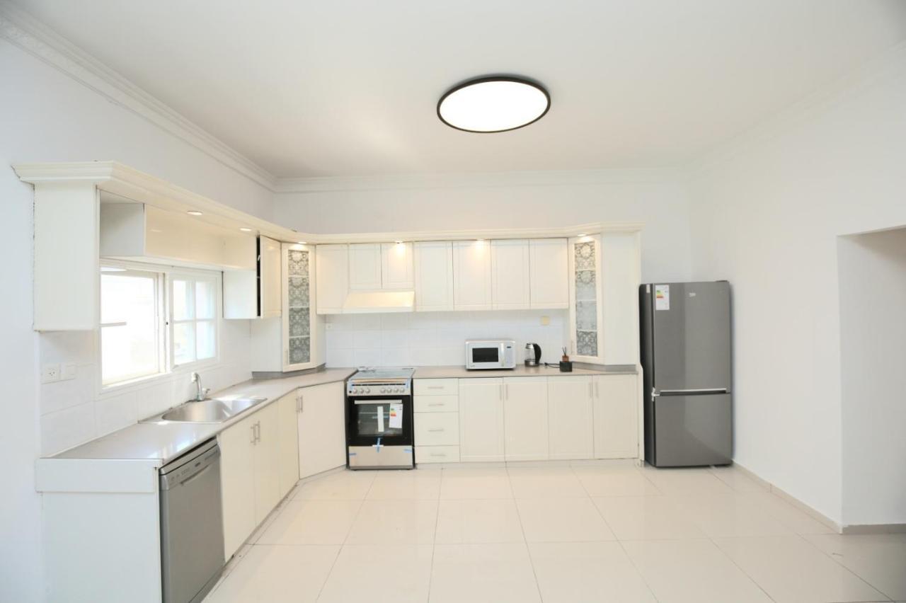 City Center Luxury Apartment In Netanya Exterior photo